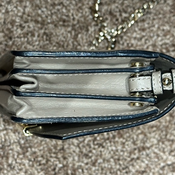 Burberry wallet on a chain. - Picture 8 of 8